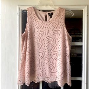 Sleeveless dress shirt